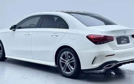 Mercedes-Benz A-Класс, 2022 год, 1 850 000 рублей, 2 фотография