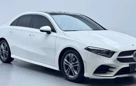 Mercedes-Benz A-Класс, 2022 год, 1 850 000 рублей, 6 фотография