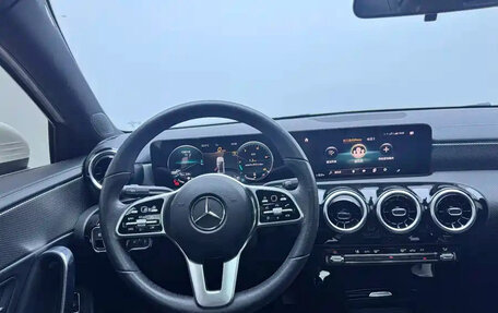Mercedes-Benz A-Класс, 2022 год, 1 850 000 рублей, 23 фотография