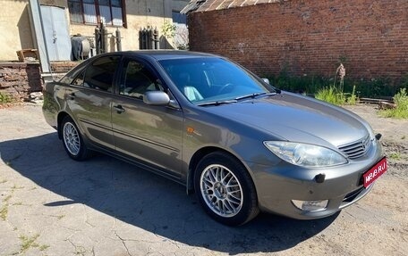 Toyota Camry V40, 2004 год, 1 050 000 рублей, 1 фотография