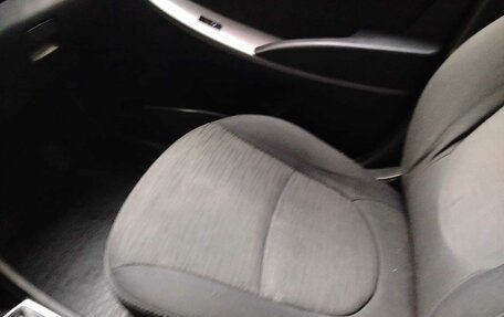 Hyundai Solaris II рестайлинг, 2015 год, 899 000 рублей, 15 фотография
