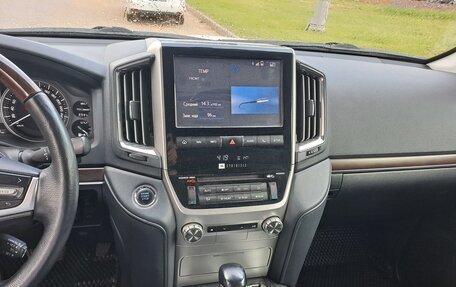 Toyota Land Cruiser 200, 2018 год, 5 990 000 рублей, 15 фотография