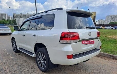 Toyota Land Cruiser 200, 2018 год, 5 990 000 рублей, 9 фотография