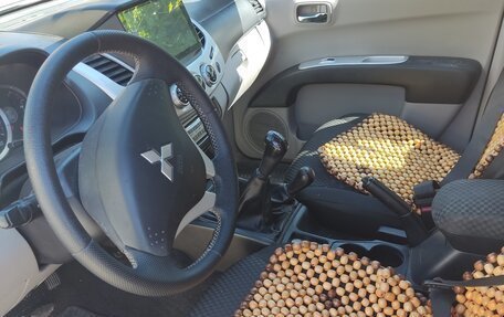 Mitsubishi L200 IV рестайлинг, 2013 год, 1 400 000 рублей, 3 фотография