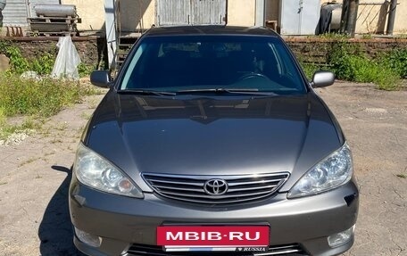 Toyota Camry V40, 2004 год, 1 050 000 рублей, 8 фотография