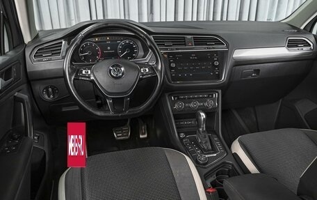 Volkswagen Tiguan II, 2018 год, 2 199 849 рублей, 6 фотография