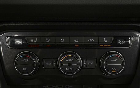 Volkswagen Tiguan II, 2018 год, 2 199 849 рублей, 13 фотография