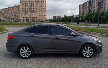 Hyundai Solaris II рестайлинг, 2012 год, 670 000 рублей, 3 фотография