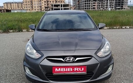 Hyundai Solaris II рестайлинг, 2012 год, 670 000 рублей, 2 фотография