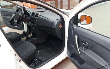 Renault Sandero II рестайлинг, 2016 год, 367 000 рублей, 12 фотография