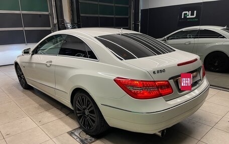 Mercedes-Benz E-Класс, 2010 год, 1 350 000 рублей, 4 фотография