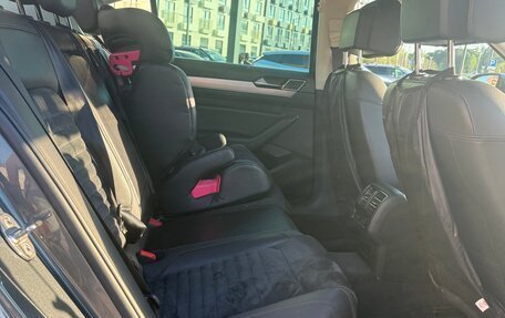 Volkswagen Passat B8 рестайлинг, 2016 год, 1 699 999 рублей, 14 фотография