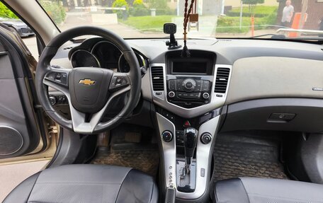Chevrolet Cruze II, 2010 год, 510 000 рублей, 10 фотография
