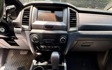Ford Everest II, 2018 год, 2 530 000 рублей, 9 фотография