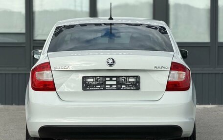 Skoda Rapid I, 2015 год, 900 000 рублей, 8 фотография
