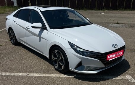 Hyundai Elantra, 2022 год, 2 000 000 рублей, 4 фотография