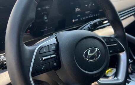Hyundai Elantra, 2022 год, 2 000 000 рублей, 16 фотография