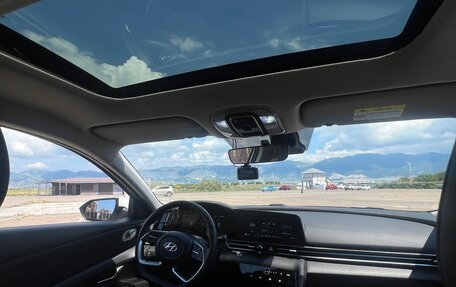 Hyundai Elantra, 2022 год, 2 000 000 рублей, 24 фотография