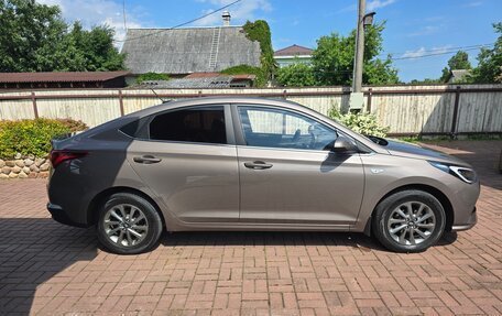 Hyundai Solaris II рестайлинг, 2021 год, 1 390 000 рублей, 4 фотография