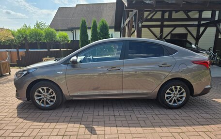 Hyundai Solaris II рестайлинг, 2021 год, 1 390 000 рублей, 8 фотография