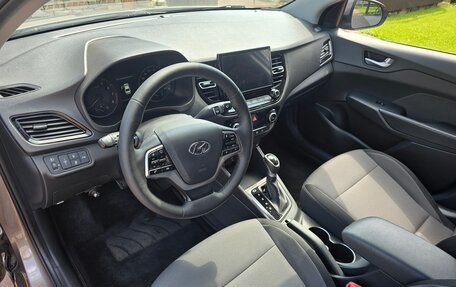 Hyundai Solaris II рестайлинг, 2021 год, 1 390 000 рублей, 11 фотография
