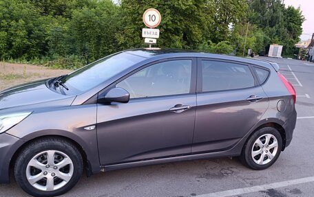 Hyundai Solaris II рестайлинг, 2013 год, 680 000 рублей, 3 фотография
