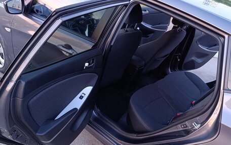 Hyundai Solaris II рестайлинг, 2013 год, 680 000 рублей, 11 фотография
