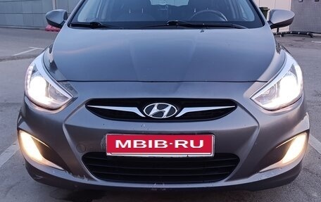 Hyundai Solaris II рестайлинг, 2013 год, 680 000 рублей, 16 фотография