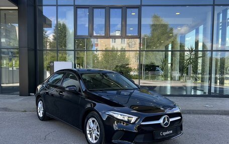 Mercedes-Benz A-Класс, 2019 год, 1 940 000 рублей, 3 фотография