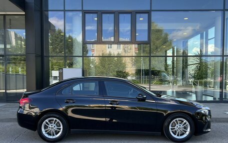 Mercedes-Benz A-Класс, 2019 год, 1 940 000 рублей, 4 фотография