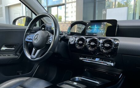 Mercedes-Benz A-Класс, 2019 год, 1 940 000 рублей, 26 фотография