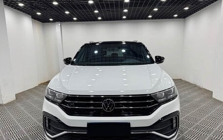 Volkswagen T-Roc I, 2022 год, 1 470 000 рублей, 2 фотография