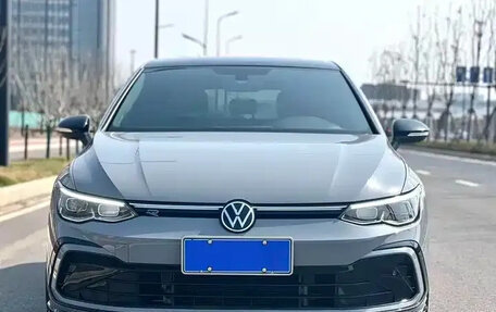 Volkswagen Golf VIII, 2024 год, 2 456 500 рублей, 2 фотография