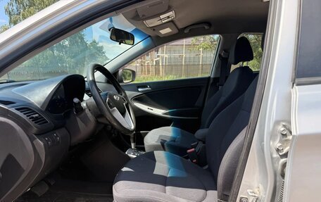 Hyundai Solaris II рестайлинг, 2011 год, 690 000 рублей, 11 фотография