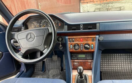 Mercedes-Benz E-Класс, 1994 год, 620 000 рублей, 5 фотография