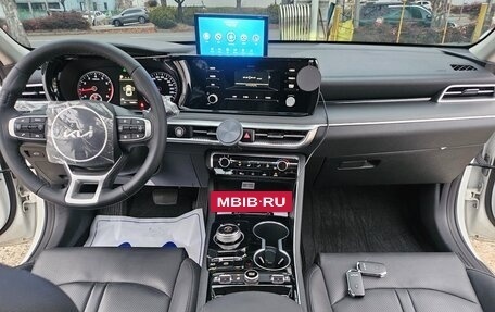 KIA K5, 2023 год, 2 120 000 рублей, 11 фотография