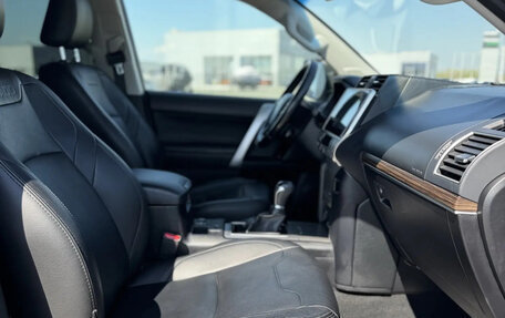 Toyota Land Cruiser Prado 150 рестайлинг 2, 2018 год, 5 250 000 рублей, 14 фотография