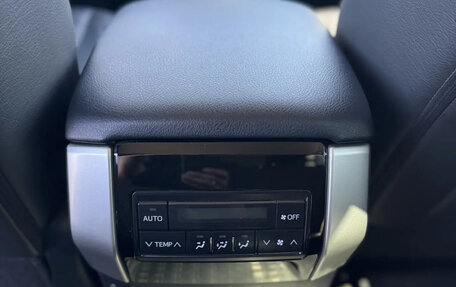 Toyota Land Cruiser Prado 150 рестайлинг 2, 2018 год, 5 250 000 рублей, 18 фотография