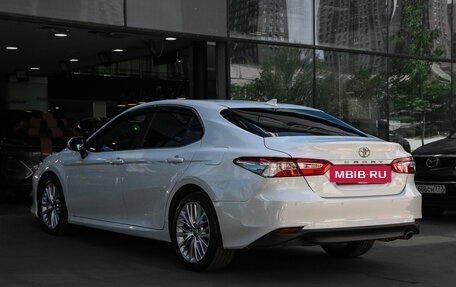 Toyota Camry, 2021 год, 3 100 000 рублей, 7 фотография