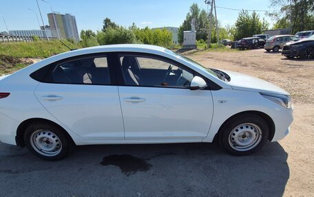 Hyundai Solaris II рестайлинг, 2018 год, 1 400 000 рублей, 2 фотография