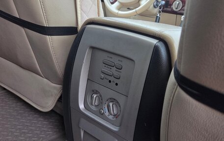 Lincoln Navigator, 2005 год, 875 000 рублей, 11 фотография
