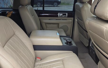 Lincoln Navigator, 2005 год, 875 000 рублей, 13 фотография