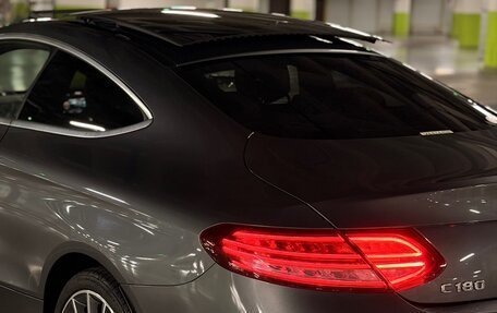 Mercedes-Benz C-Класс, 2018 год, 1 950 000 рублей, 3 фотография