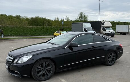 Mercedes-Benz E-Класс, 2010 год, 1 050 000 рублей, 2 фотография