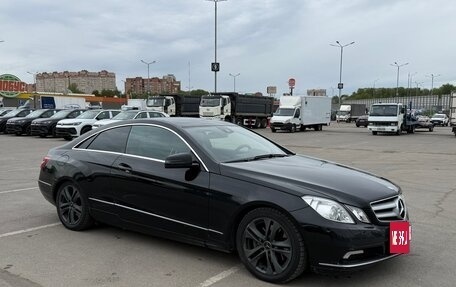Mercedes-Benz E-Класс, 2010 год, 1 050 000 рублей, 3 фотография
