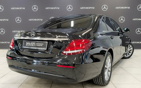 Mercedes-Benz E-Класс, 2019 год, 3 490 000 рублей, 5 фотография