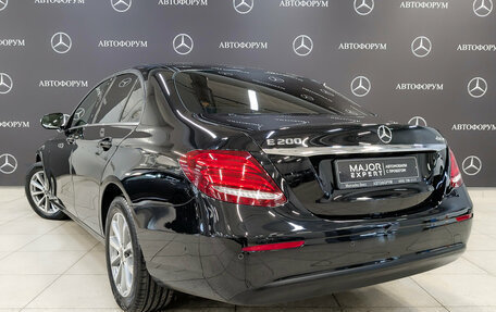 Mercedes-Benz E-Класс, 2019 год, 3 490 000 рублей, 7 фотография