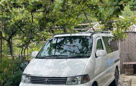 Toyota Regius, 1998 год, 900 000 рублей, 3 фотография