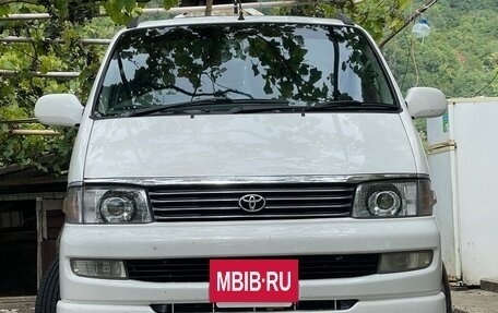 Toyota Regius, 1998 год, 900 000 рублей, 2 фотография