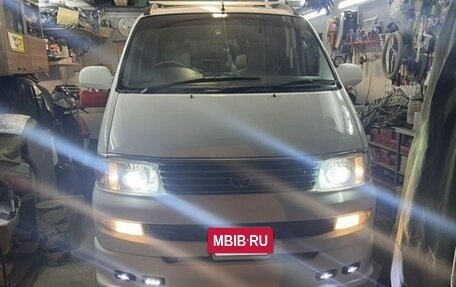 Toyota Regius, 1998 год, 900 000 рублей, 22 фотография
